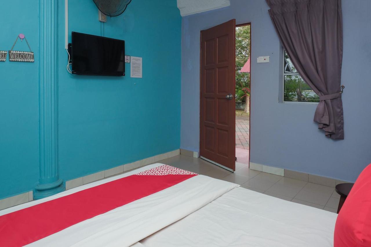 Oyo 90015 Indah Chalet Kuala Rompin Exterior photo